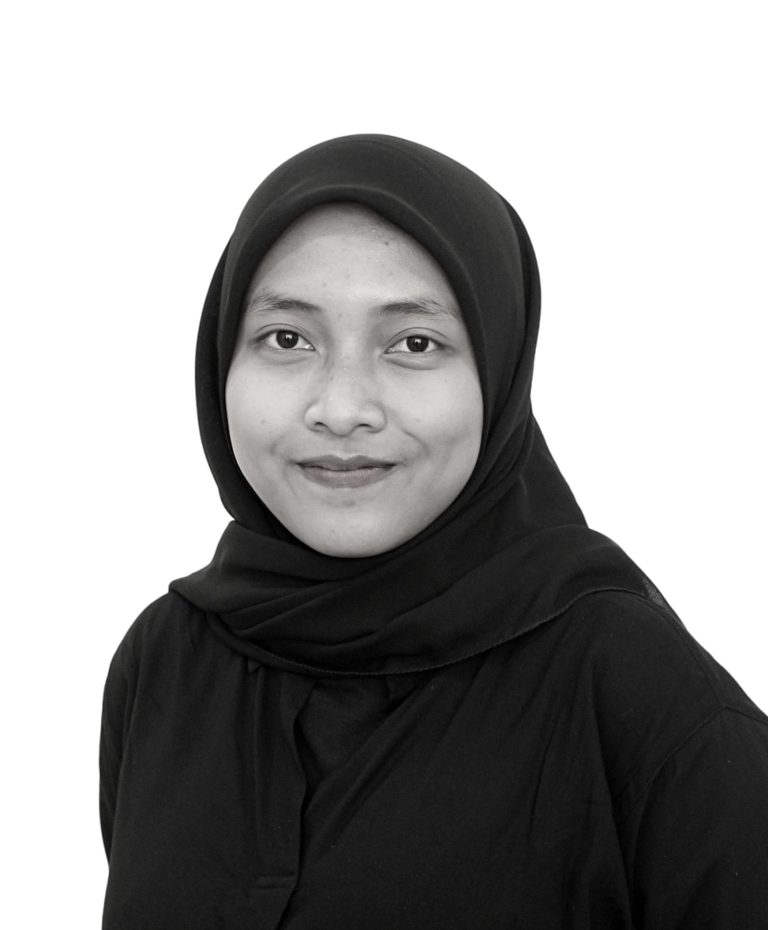 Salma Nurul Ajmal, S.Pd   Staff Marketing