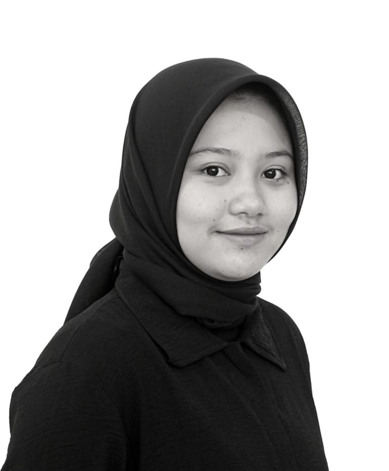 Ilu Muthoharoh, S.Pd   Staff Media Sosial