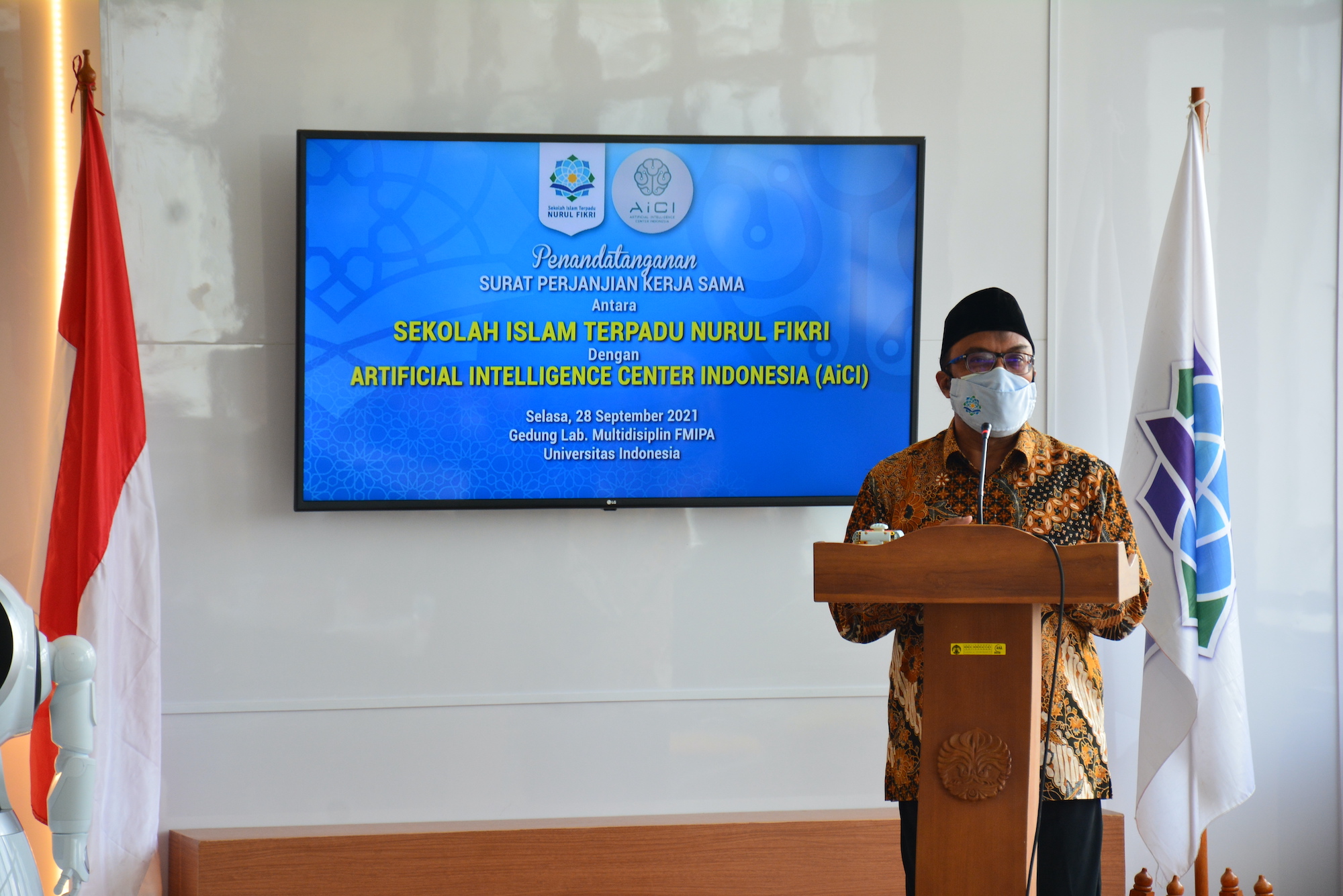 Kerjasama dengan SIT Nurul Fikri   Penandatanganan naskah Kerjasama pengembangan pembelajaran AI dengan Yayasan SIT Nurul Fikri pada Senin, 29 November 2021