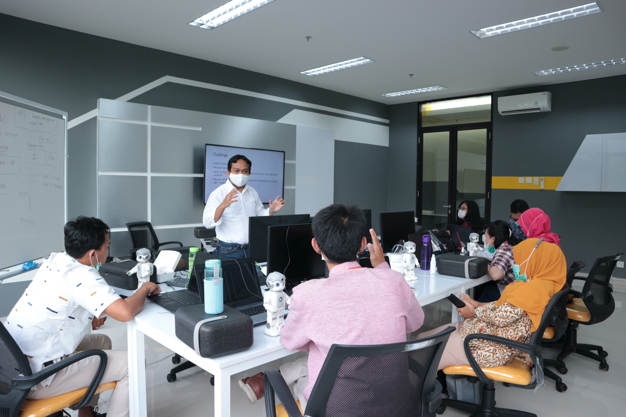 Workshop Kemendikbud   Workshop yang diselenggarakan atas kerjasama AiCI dengan Direktorat Kemitraan dan Penyelarasan Dunia Usaha dan Dunia Industri